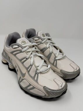 Nike Women's White & Light Gray Athletic Shox Sneakers Sz. 5.5